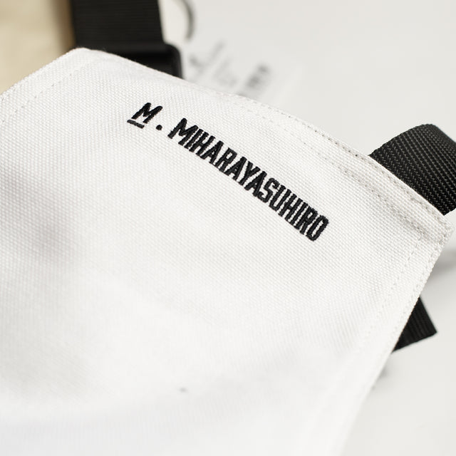 5 Bag Detail Vest White